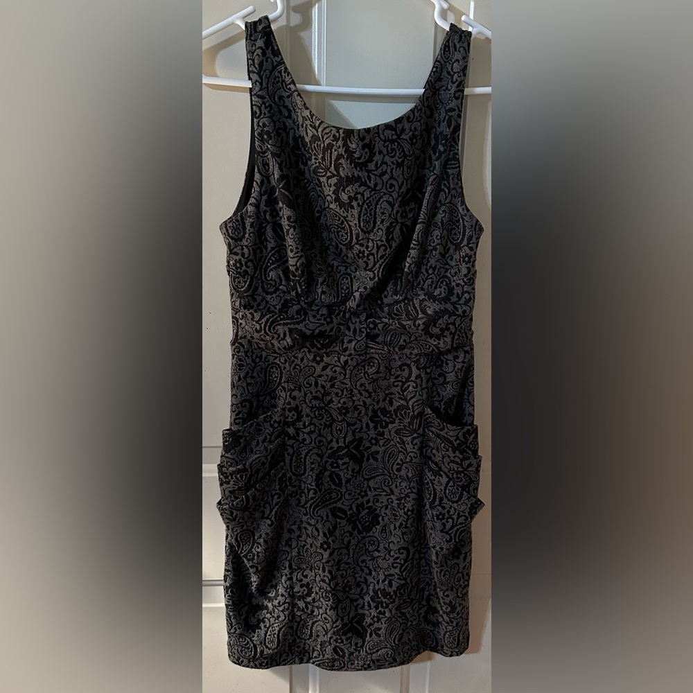 Bloom dress with pockets
